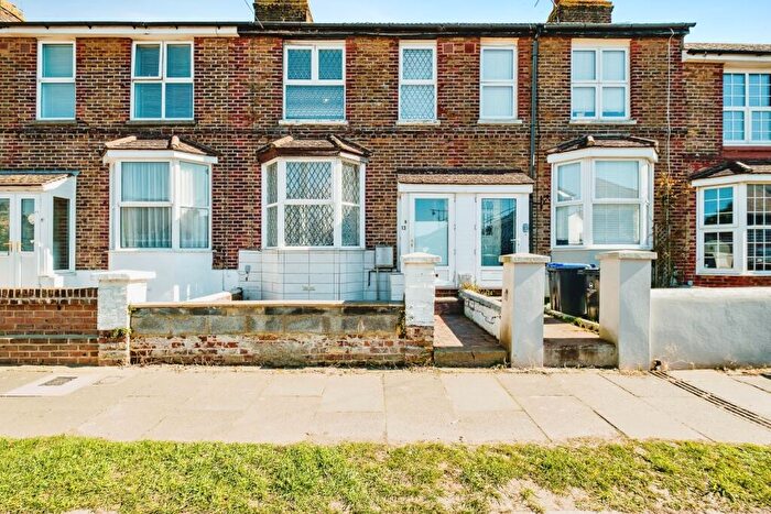 3 Bedroom Terraced House For Sale In Myrtle Road, Lancing, BN15
