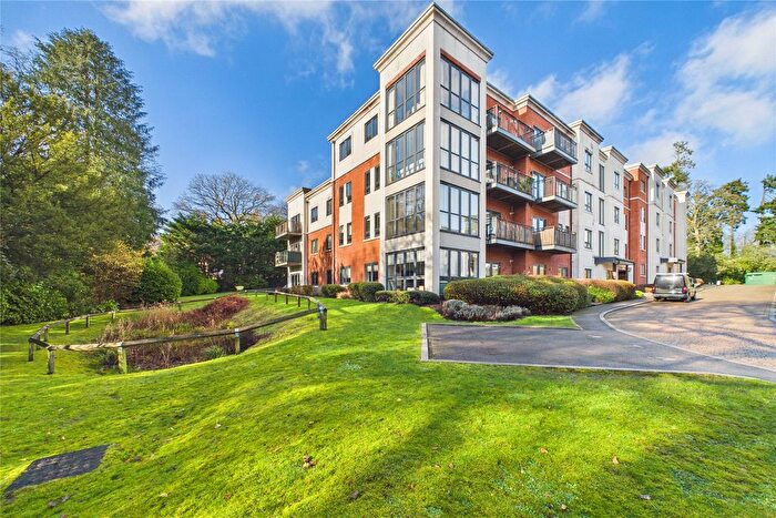 2 Bedroom Flat For Sale In Kings Quarter, London Road, Binfield, Berkshire, RG42