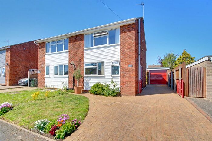 2 Bedroom Semi-Detached House For Sale In Tennyson Avenue, St. Ives, PE27