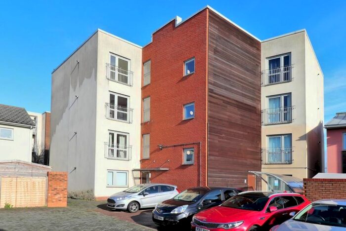 2 Bedroom Flat To Rent In Morris Walk, Dartford DA1