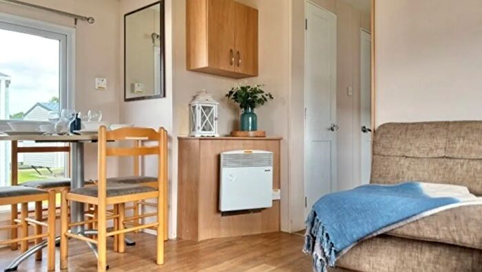 4 Bedroom Park Home For Sale In Coast Road Corton, Lowestoft, NR32