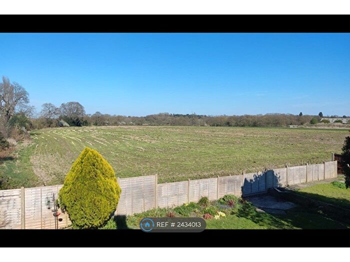 4 Bedroom Semi-Detached House To Rent In Meadow View, Harefield, Uxbridge, UB9