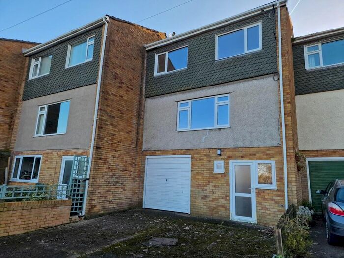 3 Bedroom Terraced House To Rent In Uppercliff Drive, Penarth, CF64
