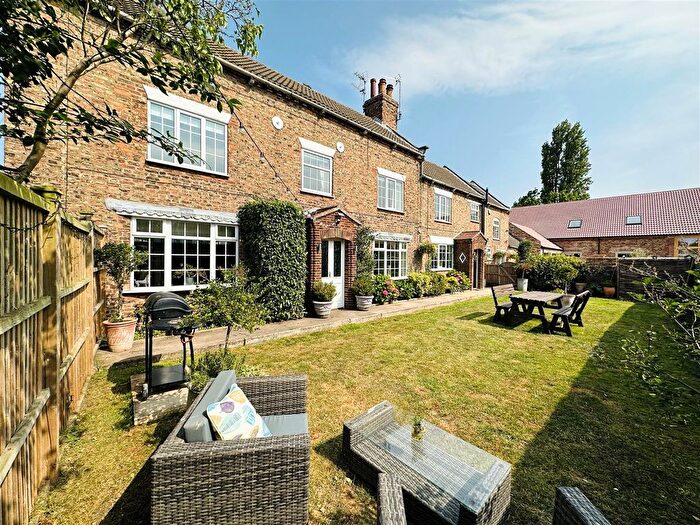 5 Bedroom Link Detached House For Sale In Wistowgate, Cawood, Selby, YO8
