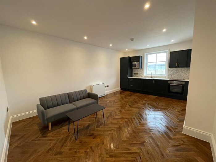 1 Bedroom Apartment To Rent In Clarence Yard, Brighton, BN1
