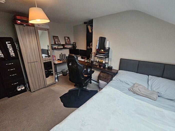 Flat To Rent In Perryfield Street, Maidstone, ME14