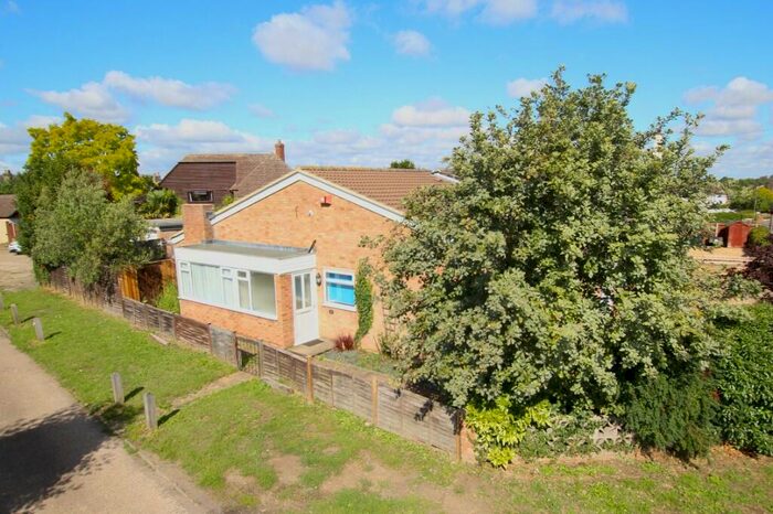 3 Bedroom Semi-Detached Bungalow To Rent In Northcroft, Sandy, Bedfordshire, SG19