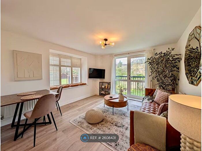 2 Bedroom Flat To Rent In William Court, Norwood, SE25