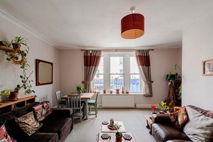 2 Bedroom Flat For Sale In North Street, Bedminster, BS3