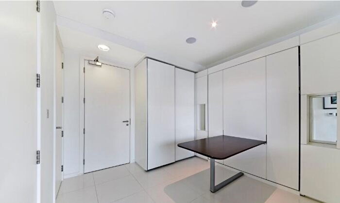 Apartment To Rent In Baltimore Wharf, London, E14