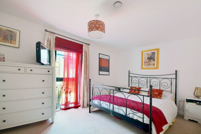 2 Bedroom Flat For Sale In Chiltonian Mews, London, SE13