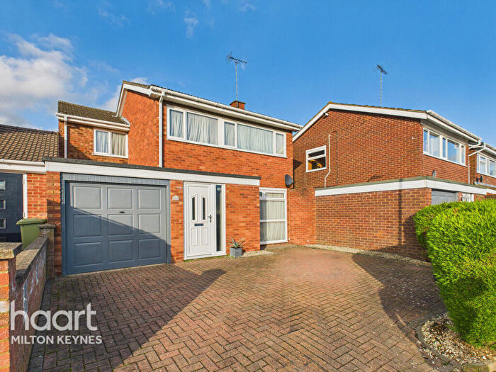 4 Bedroom Link Detached House For Sale In Baccara Grove, Bletchley, MK2