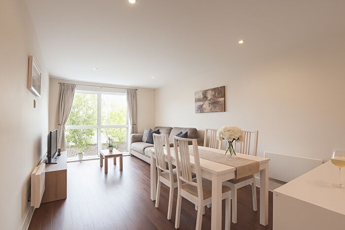 2 Bedroom Flat For Sale In Church Street, Epsom, KT17