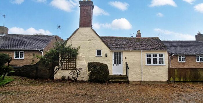 2 Bedroom Bungalow To Rent In Ringwood, Hampshire, BH24