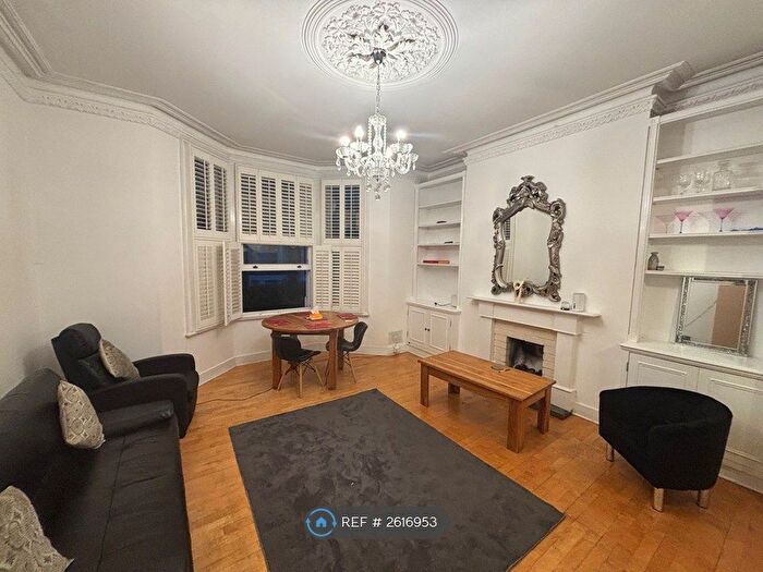 2 Bedroom Flat To Rent In West Kensington, London, W14