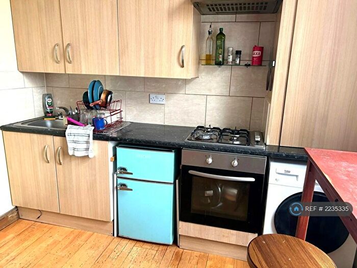 1 Bedroom Flat To Rent In Kingsland High Street, London, E8