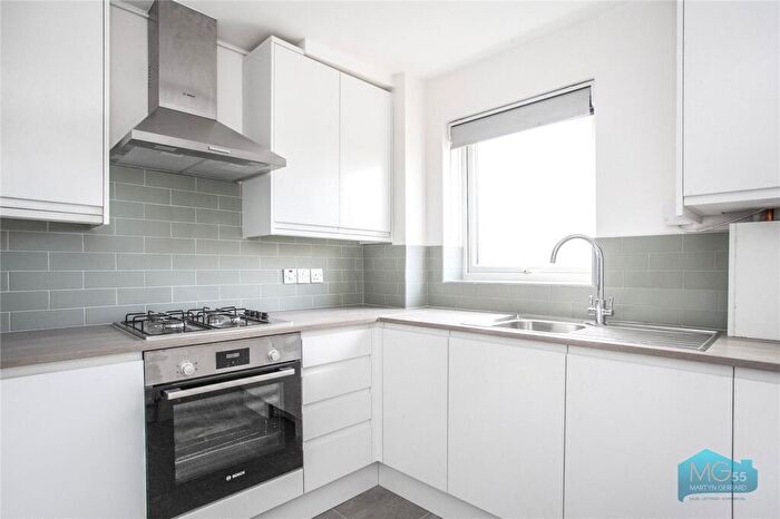 2 Bedroom Apartment To Rent In Nether Street, North Finchley, London, N12