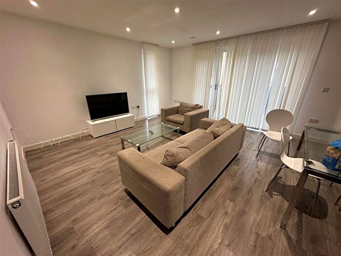 3 Bedroom Flat To Rent In Moorhen Drive, Edgware, NW9