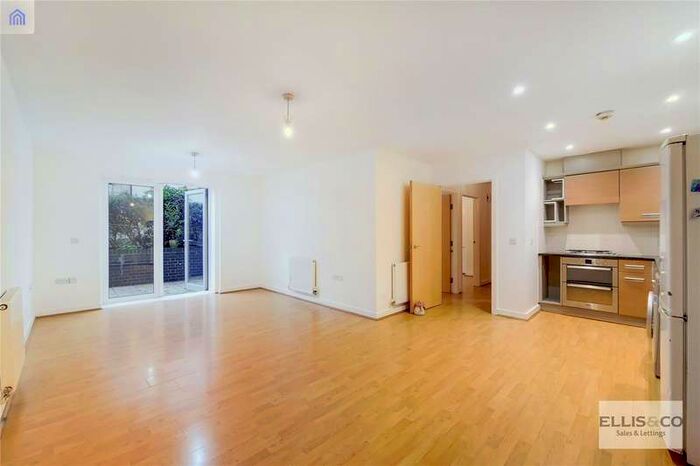 2 Bedroom Property To Rent In Waxlow Way, Northolt UB5