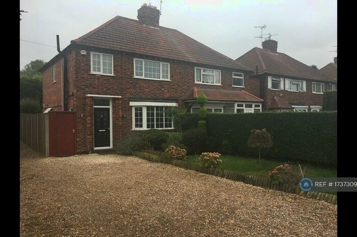 3 Bedroom Semi-Detached House To Rent In St Denys Road, Leicester, LE5