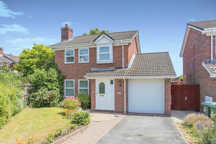 3 Bedroom Detached House To Rent In Laurel Gardens, Locks Heath, Southampton, Hampshire, SO31