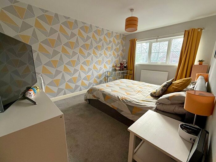 2 Bedroom Flat To Rent In Bede Court, Wakefield, West Yorkshire, WF1