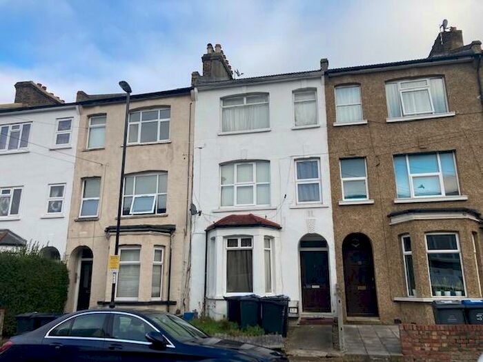 1 Bedroom Flat To Rent In Walters Road, South Norwood, SE25