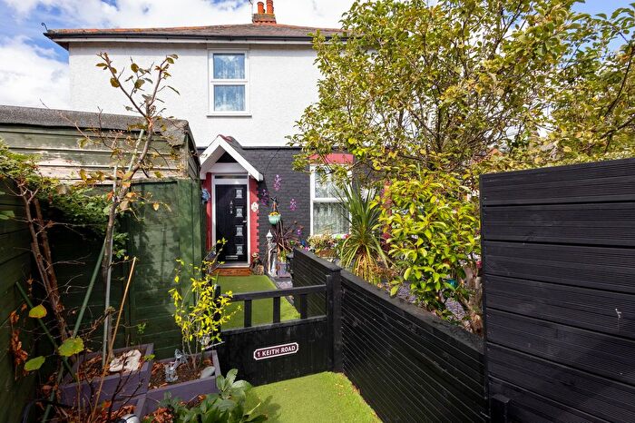 3 Bedroom Semi Detached House For Sale In Keith Road, London, E17