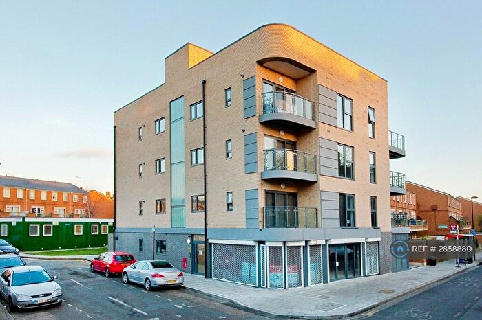 3 Bedroom Flat To Rent In Boleyn Road, London, N16