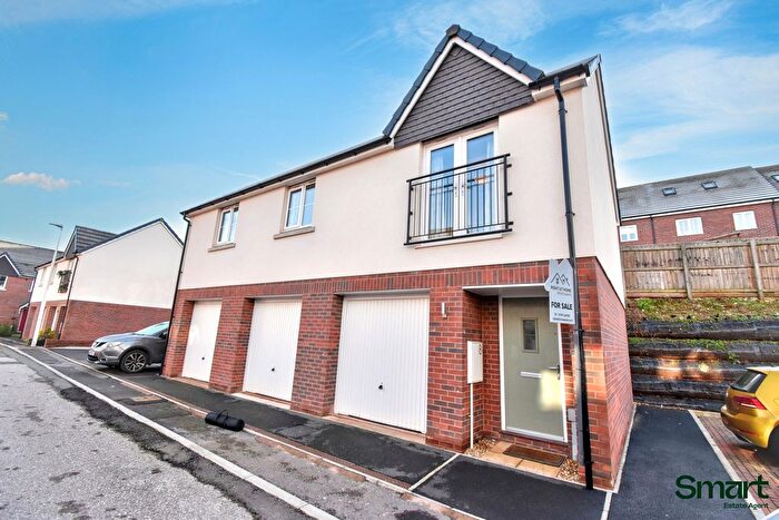 2 Bedroom Flat For Sale In Wheat Belt Rise, Exeter, EX1