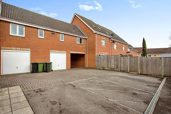 2 Bedroom Maisonette To Rent In Stag Drive, Hedge End, SO30