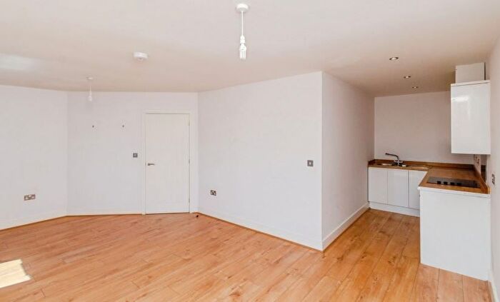 2 Bedroom Flat To Rent In Lichfield House, Willenhall, WV12