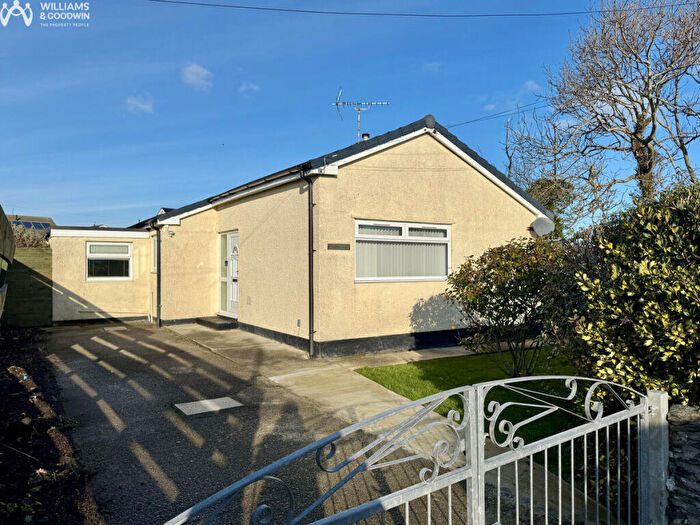 3 Bedroom Bungalow For Sale In Llanfawr Close, Holyhead, Anglesey, LL65