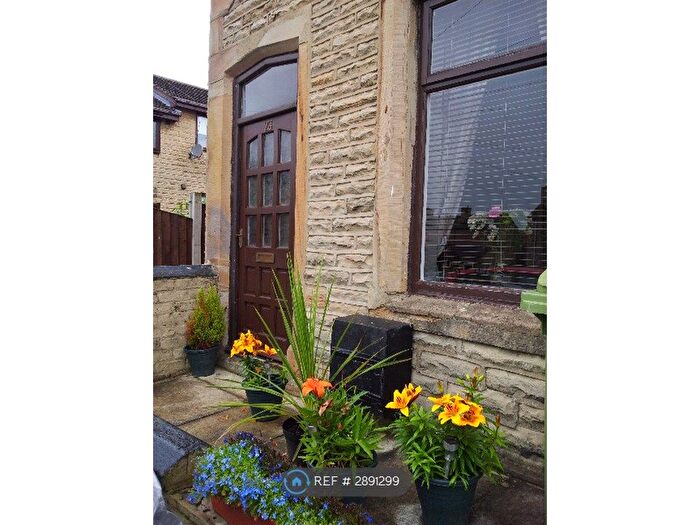 2 Bedroom End Of Terrace House To Rent In Bleak Street, Gomersal, BD19