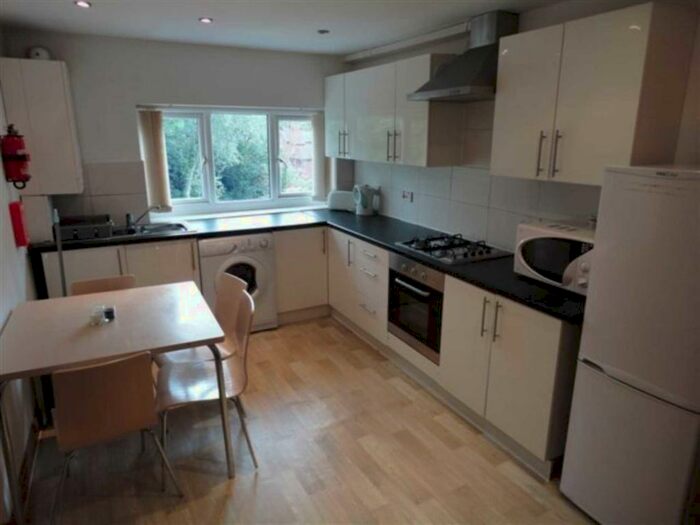 4 Bedroom Flat To Rent In Egerton Road, M14