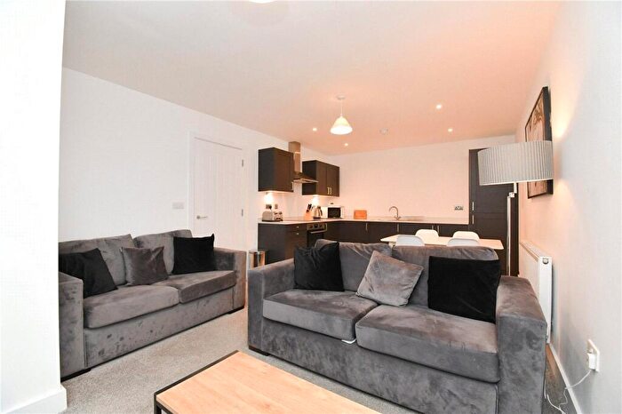 2 Bedroom Apartment To Rent In Radnor Avenue, Heswall, Wirral, CH60