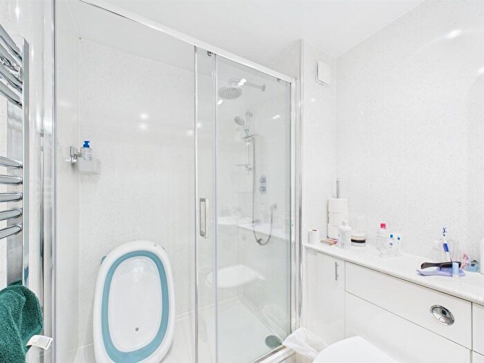 2 Bedroom Flat For Sale In / Dunkeld Road, Perth, PH1