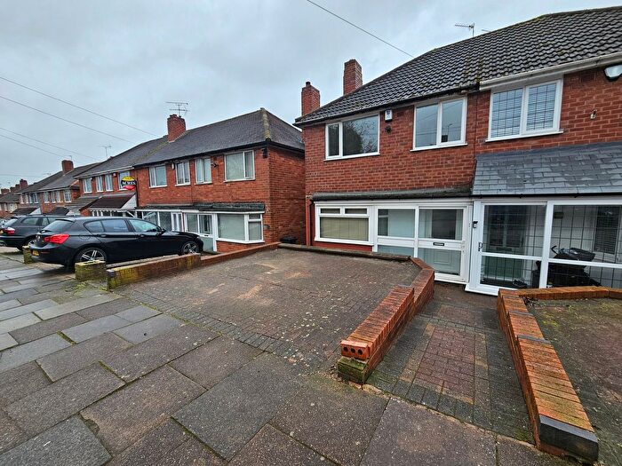 3 Bedroom Property To Rent In Curbar Road, Great Barr, Birmingham, B42