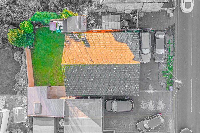 2 Bedroom Detached Bungalow For Sale In Spa Road, Hockley, SS5