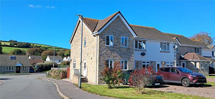 2 Bedroom End Of Terrace House To Rent In Millbrook, Cornwall, PL10