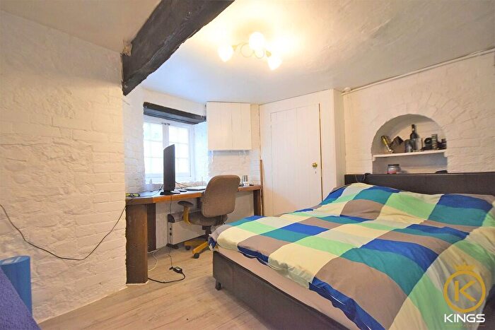 5 Bedroom Semi Detached House To Rent In Guildford Park Road, GU2