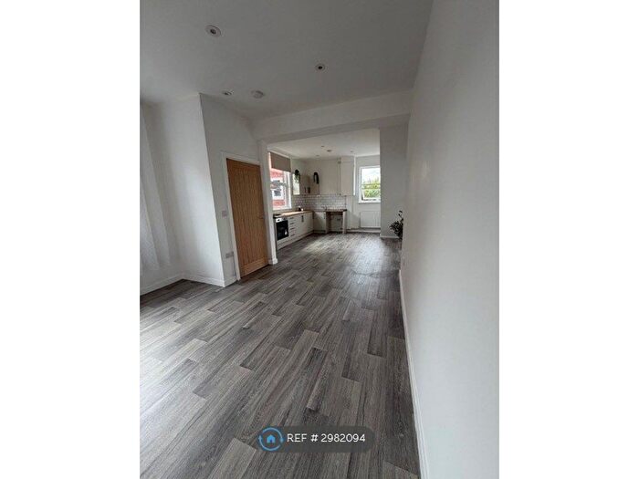 3 Bedroom Terraced House To Rent In Cross St, Wigan, WN5