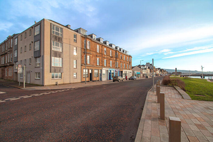 2 Bedroom Flat To Rent In William Street, Helensburgh, G84
