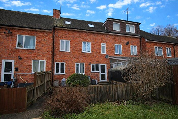 2 Bedroom Apartment To Rent In Edward Road, Alton, Hampshire, GU34