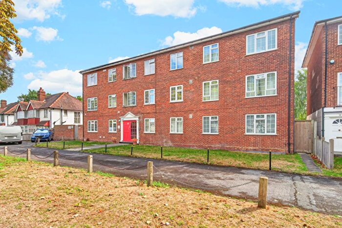 1 Bedroom Flat To Rent In Bucklers Way, Carshalton, SM5