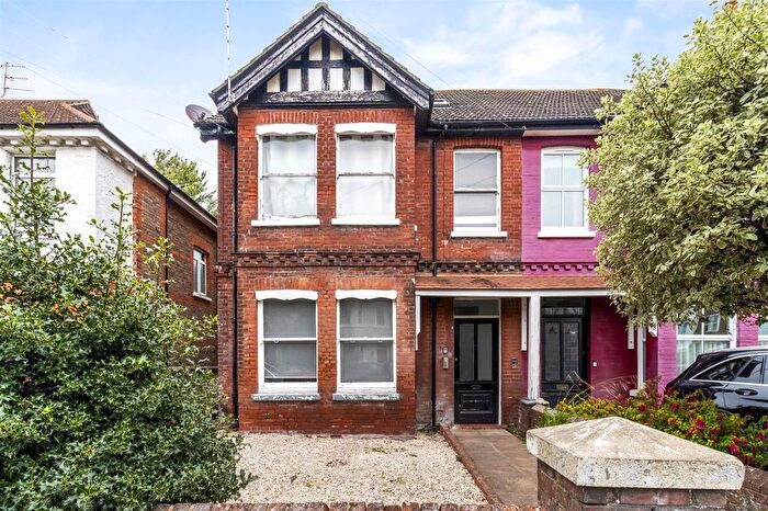1 Bedroom Flat For Sale In Cowper Road, Worthing, BN11