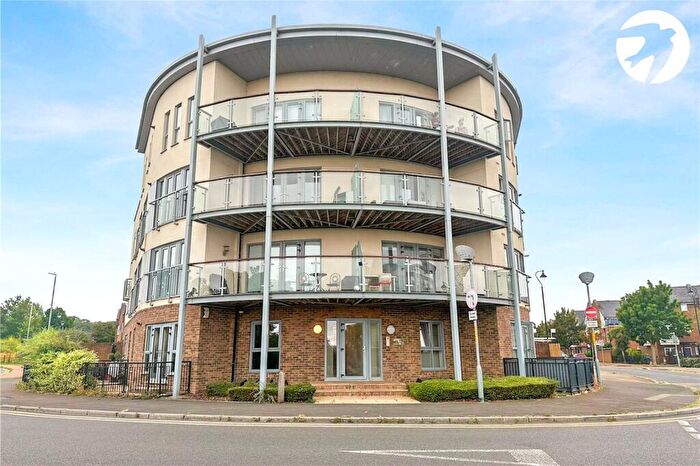 1 Bedroom Flat For Sale In Wordsworth House, Liveryman Walk, Greenhithe, Kent, DA9