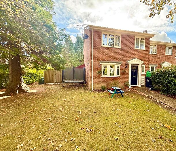 3 Bedroom End Terrace House For Sale In Cambrian Way, Finchampstead, Wokingham, Berkshire, RG40