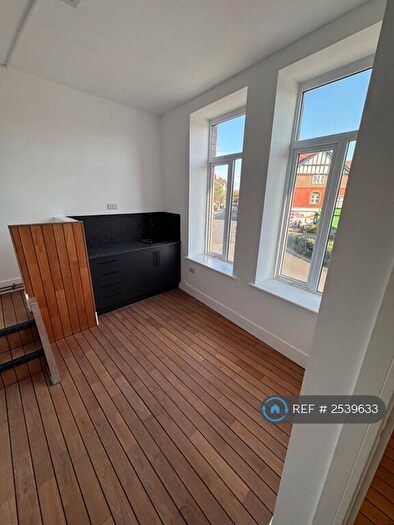 Studio To Rent In West Kirby, Wirral, CH48