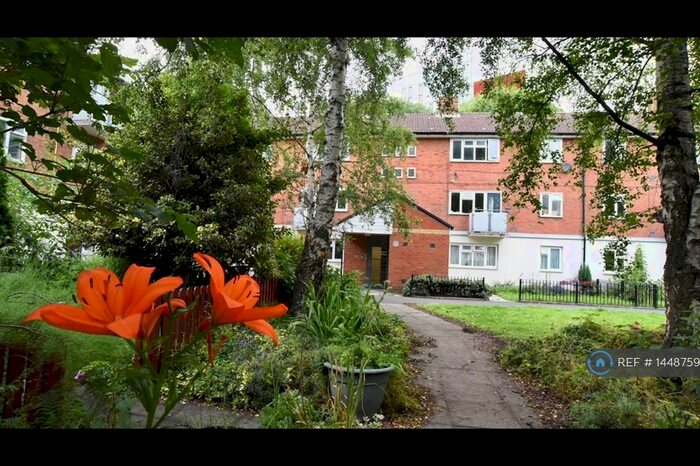 2 Bedroom Flat To Rent In Hulme, Manchester, M15